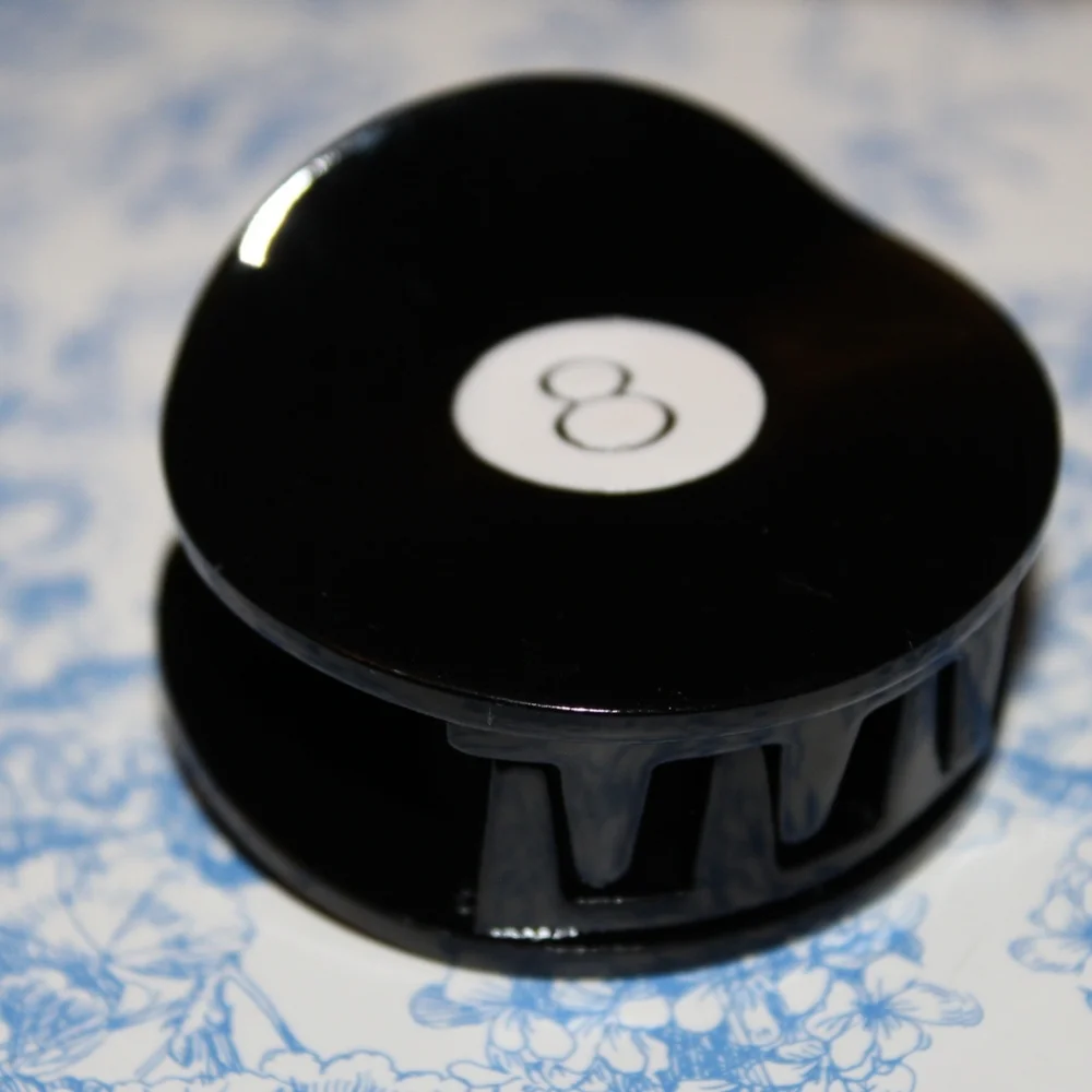 Lucky 8 Energy Hairclip - Picture 3 of 4